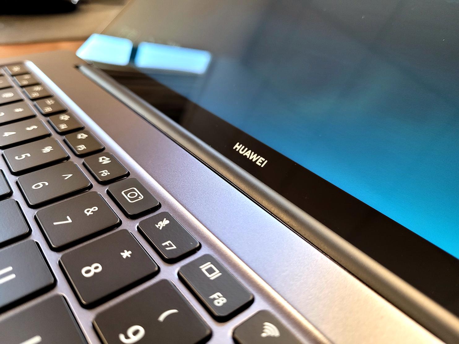 華為新款筆記本電腦，小巷中的隱藏寶藏探索之旅