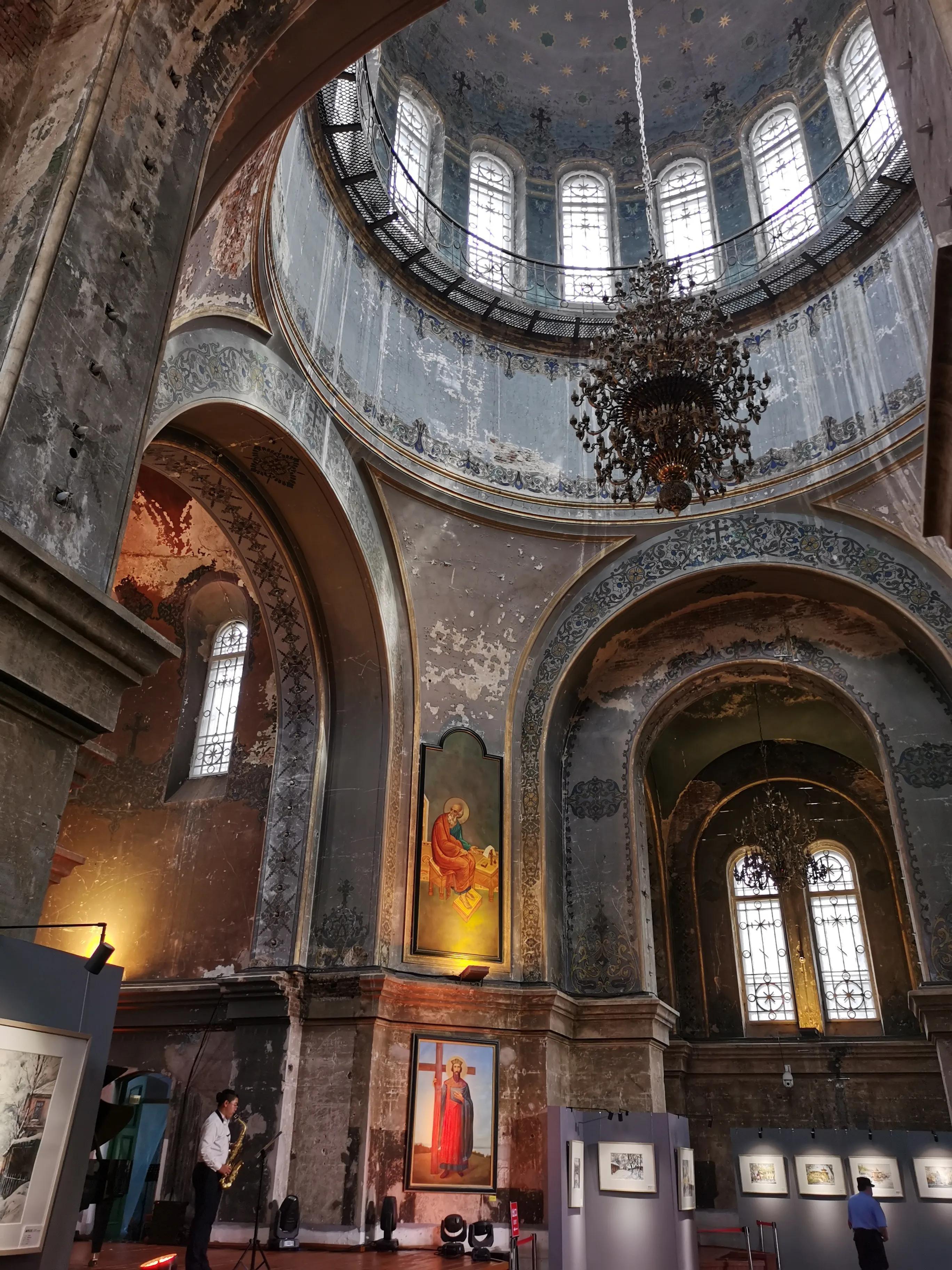 夜幕下的哈爾濱演員，演技與角色魅力的深度探討