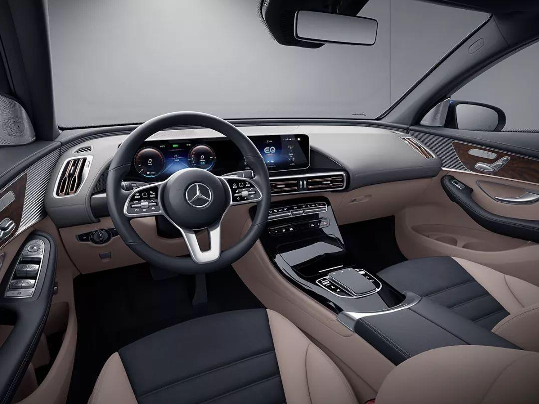 奔馳尖端科技深度解析，小巷中的隱藏寶藏之謎