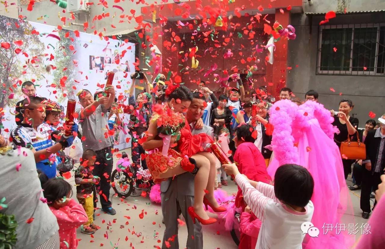 陜西渭南夢(mèng)幻婚禮體驗(yàn)，科技與傳統(tǒng)的完美融合最新結(jié)婚視頻重磅推出