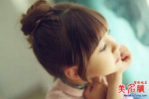 揭秘?zé)衢T(mén)女生網(wǎng)名背后的故事，變化、學(xué)習(xí)與自信的力量