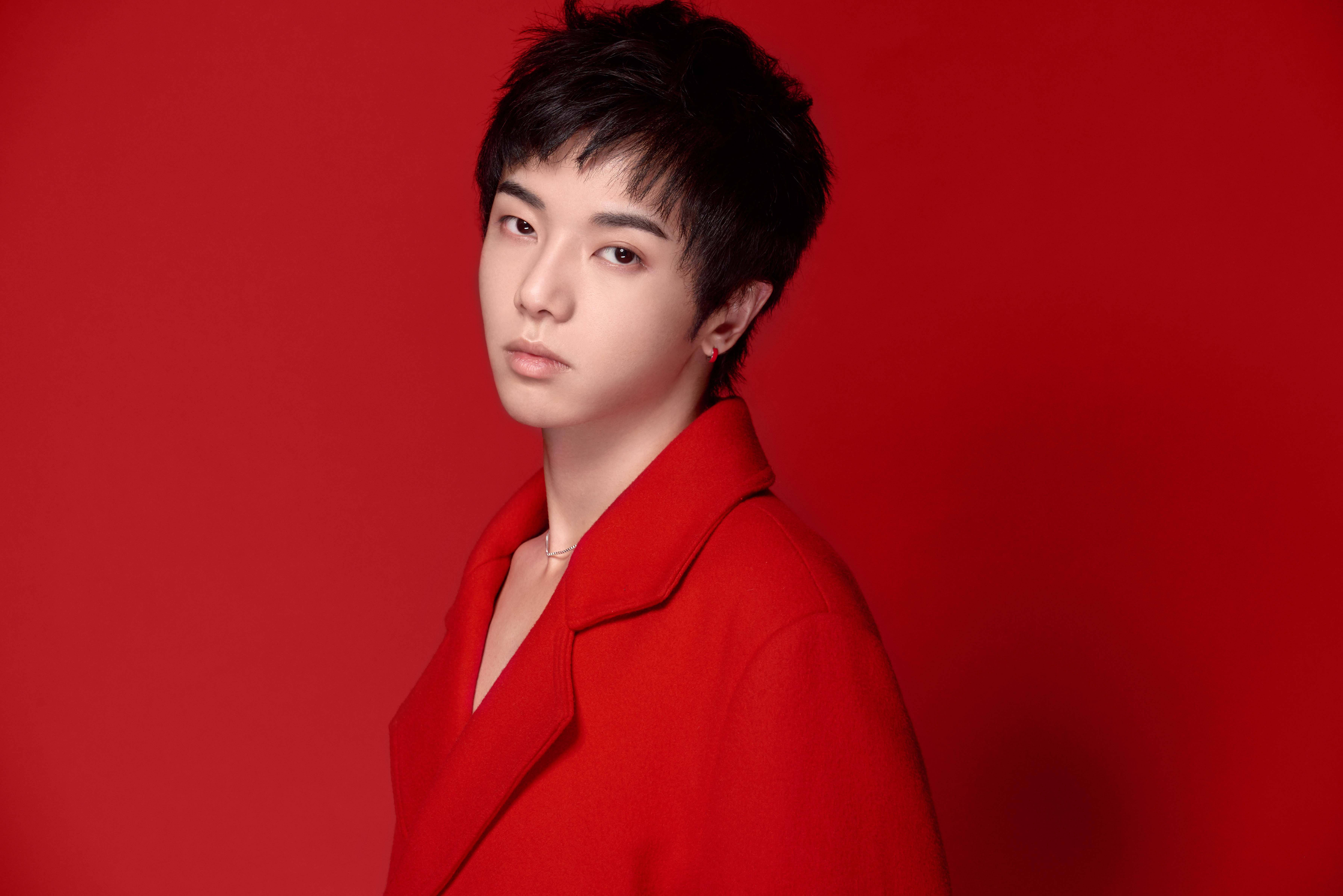 華晨宇高清壁紙，音樂與藝術(shù)的極致融合之美