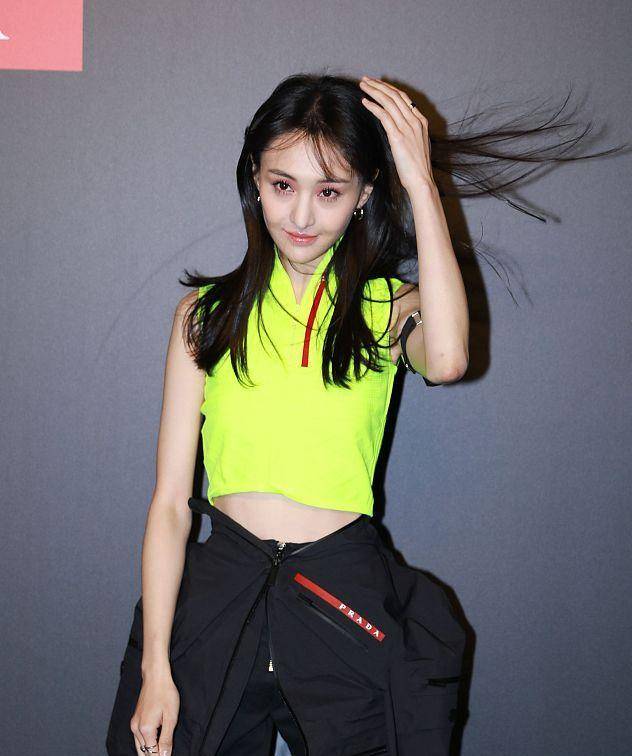 鄭爽最新動態(tài)，與自然美景的邂逅，內(nèi)心平和之旅揭秘