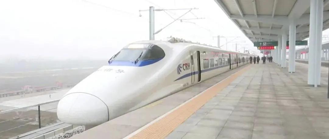 荊州機場最新動態(tài)，小巷深處的航空新篇章與美食驚喜探索