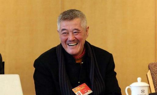 趙本山最新動態(tài)視頻，小巷深處特色小品探秘之旅