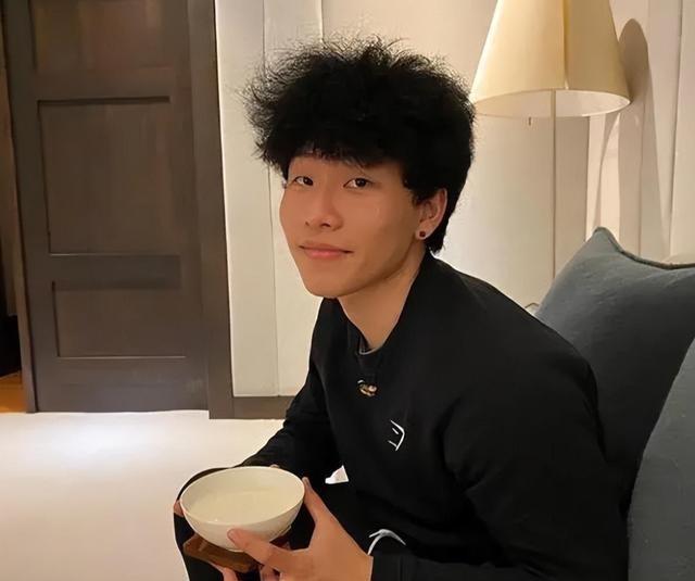 陳坤孩子母親最新消息,陳坤孩子母親最新消息，一場(chǎng)自然美景之旅，尋找內(nèi)心的平和與寧?kù)o