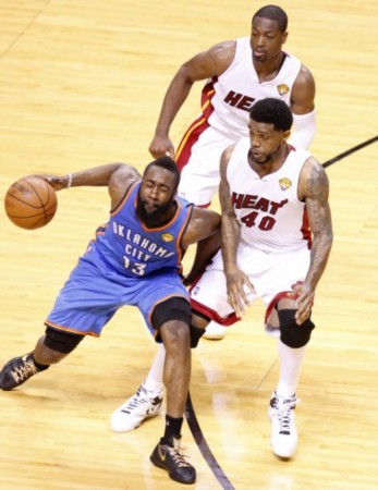 NBA總決賽奇跡之夜與籃球友情的溫暖故事，一場籃球比賽的傳奇之旅