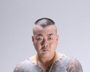 天津喜劇演員，尋找內(nèi)心平靜的喜劇之旅