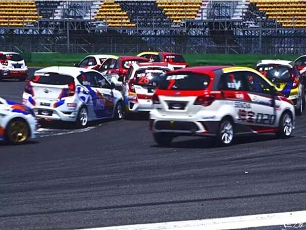 速度與激情的較量，小汽車比賽盛宴