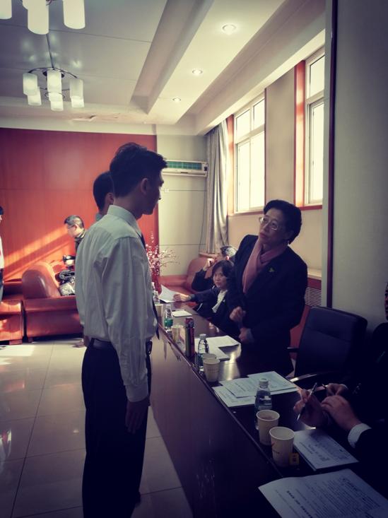 最新招聘資訊，愛與陪伴的求職奇遇之旅