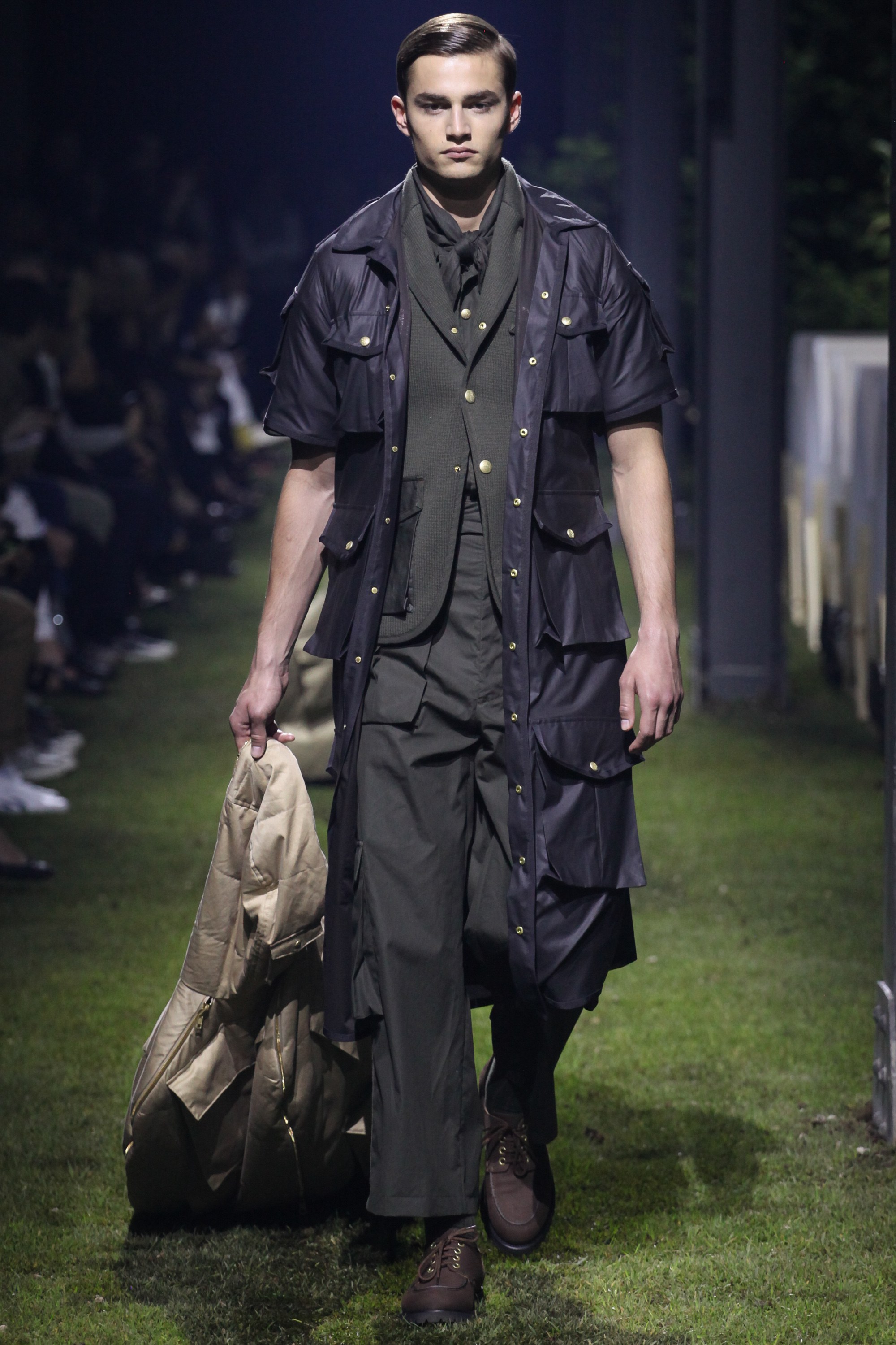 最新男裝周，時(shí)尚變遷中的自我挑戰(zhàn)與成長(zhǎng)之旅探索