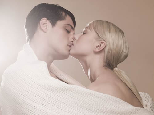 深度解析夢境中的奇妙邂逅，夢見與明星接吻的奧秘