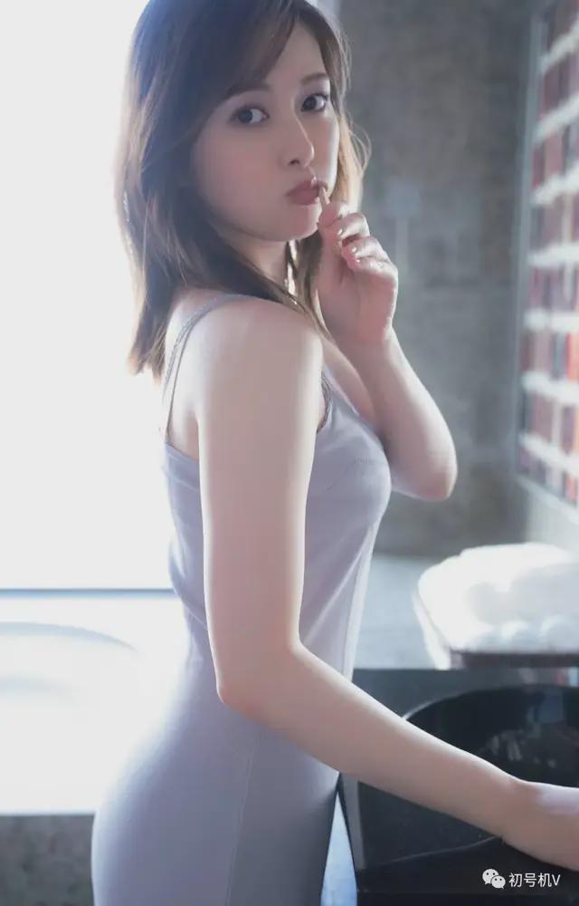 最新美女寫(xiě)真,最新美女寫(xiě)真，探索自然美景的旅行，尋找內(nèi)心的平靜