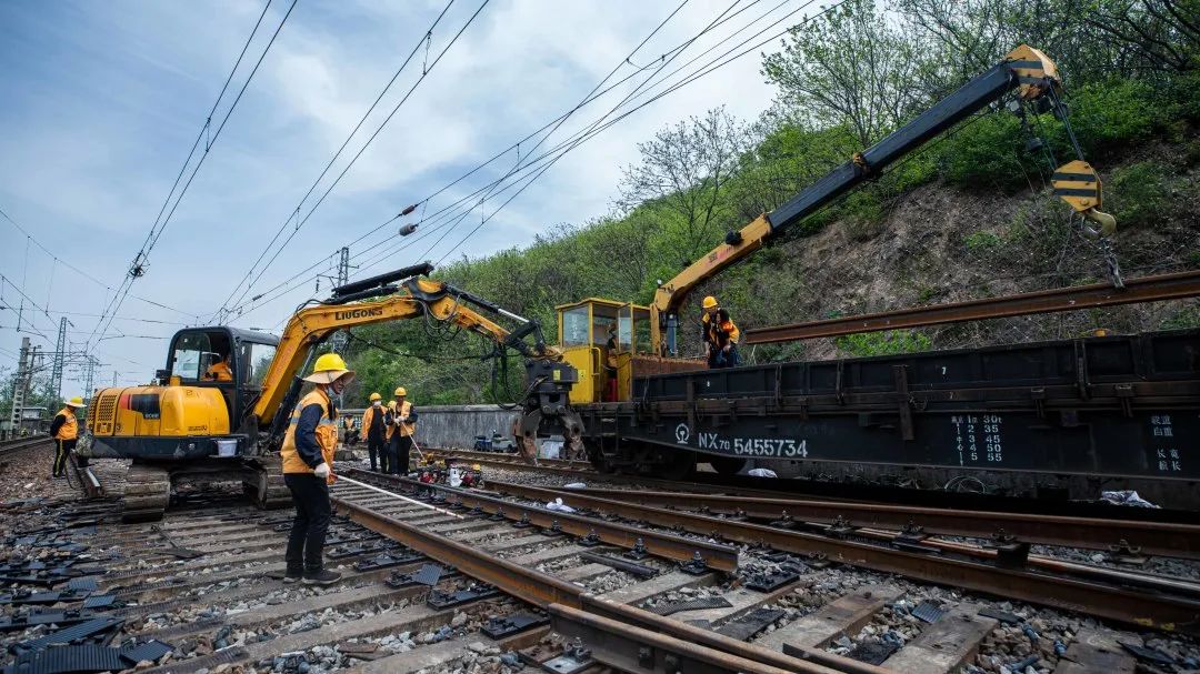 舞鋼月益鐵路最新動態(tài)揭秘，小巷中的隱藏瑰寶探秘之旅