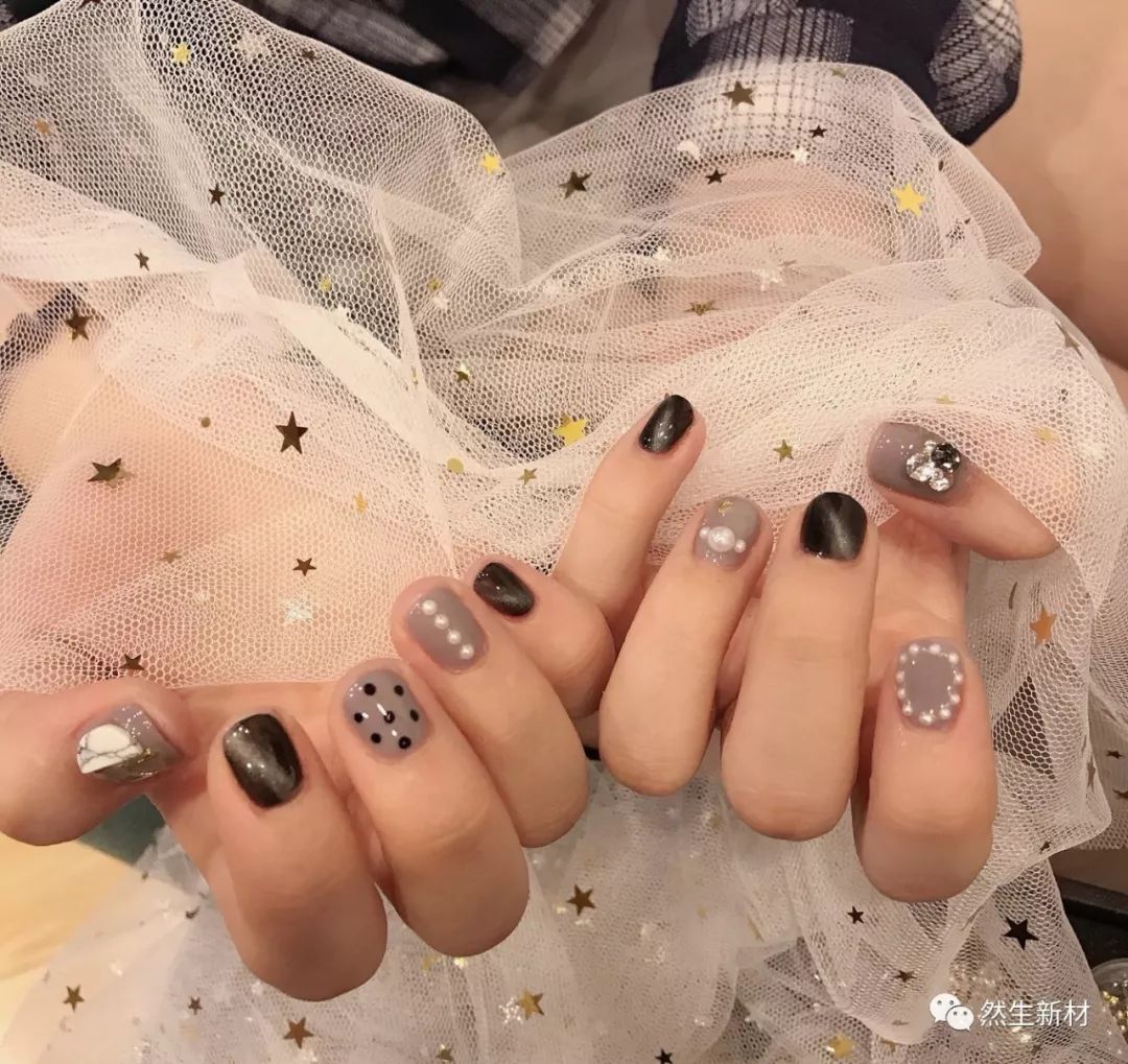 最新美甲款式圖集,最新美甲款式圖集，時(shí)尚、潮流與個(gè)性的完美融合