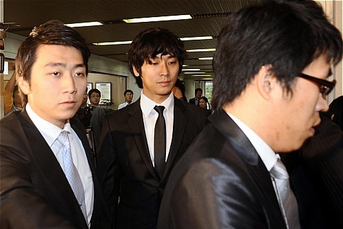 韓國明星吸毒現(xiàn)象，背景、事件、影響及在當(dāng)代的地位挑戰(zhàn)