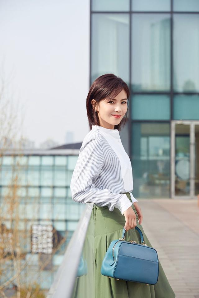 劉濤最新寫真，小巷深處的獨(dú)特風(fēng)情與隱藏的特色小店揭秘