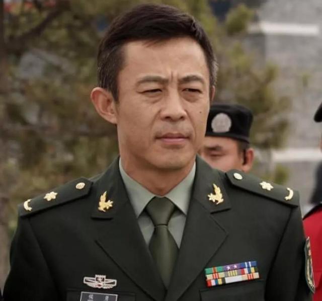 李幼斌，軍銜最高的明星，榮耀與地位的象征