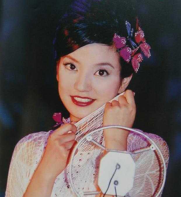 依萍最新風(fēng)采閃耀登場?