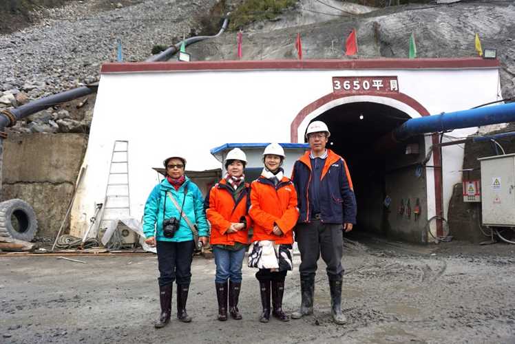 甘孜州鋰礦最新動(dòng)態(tài)，小巷深處的鋰礦珍寶與獨(dú)特小店