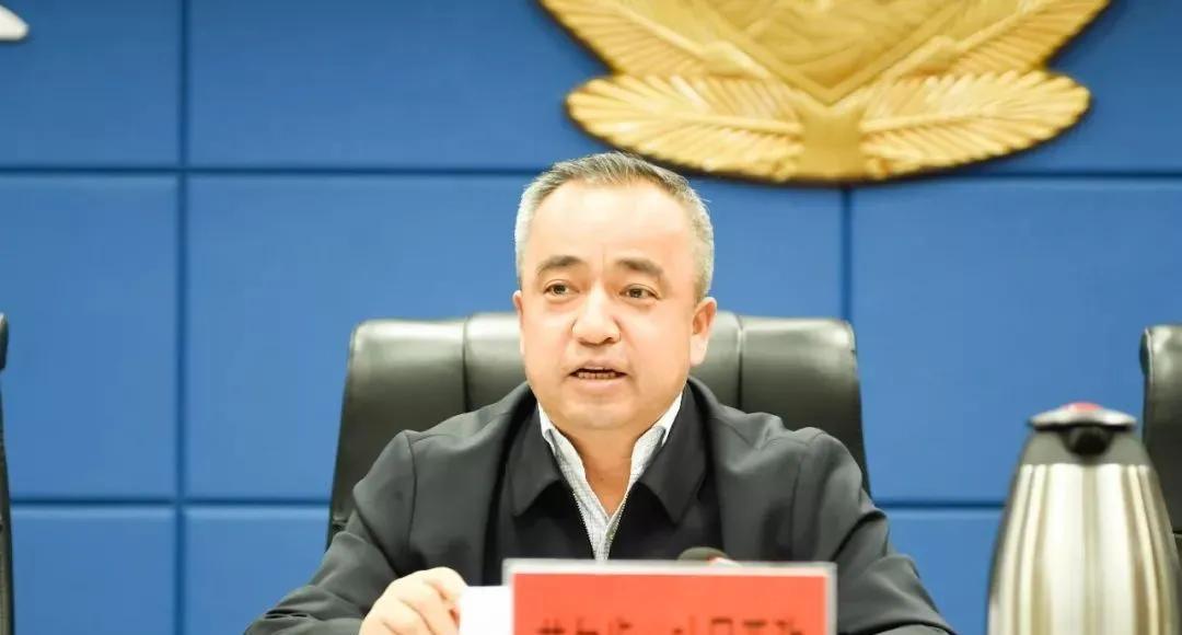 新疆組織部最新任命下的驚喜發(fā)現(xiàn)，探秘小巷特色小店