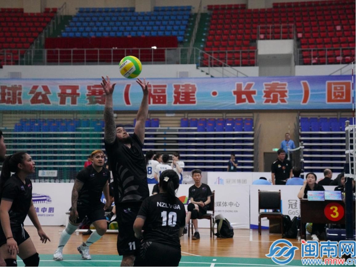 男子氣排球比賽，見證力量與成就感的源泉，自信閃耀瞬間！