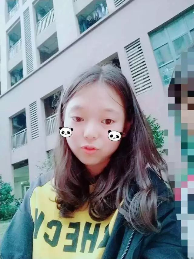 李詩詩探秘小巷之旅，遇見獨特小店揭秘其秘密