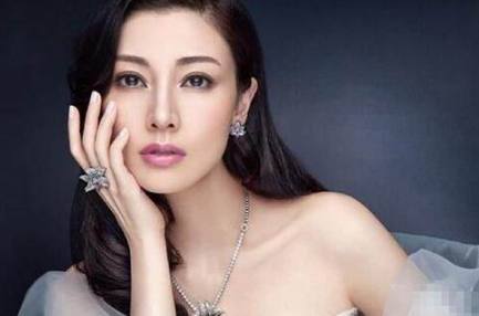 揭秘科技巨頭女明星，前沿科技產(chǎn)品體驗(yàn)與奢華生活揭秘