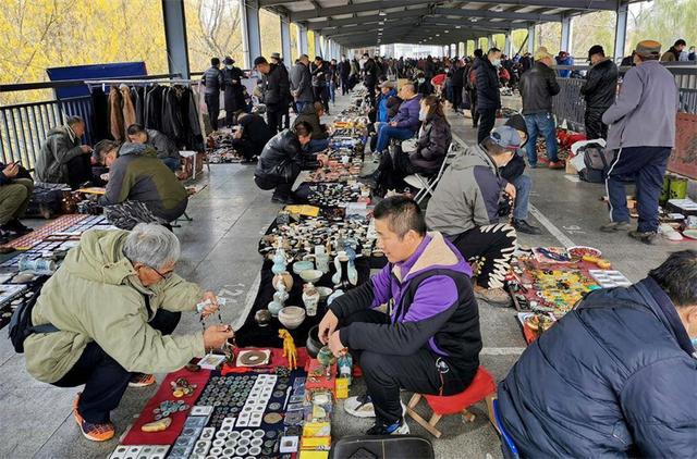 最新熱門地攤好貨大揭秘，不容錯過的購物盛宴！