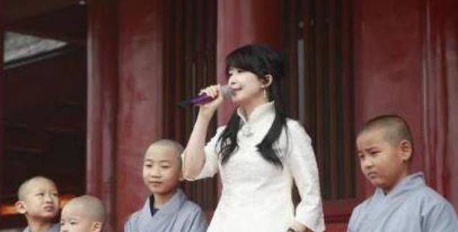 明星拜佛之旅，心靈平靜的追尋