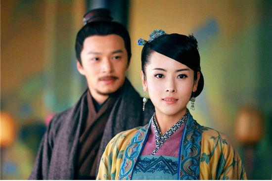 閔柔的日常，舞臺(tái)內(nèi)外的趣事與真摯友情之旅