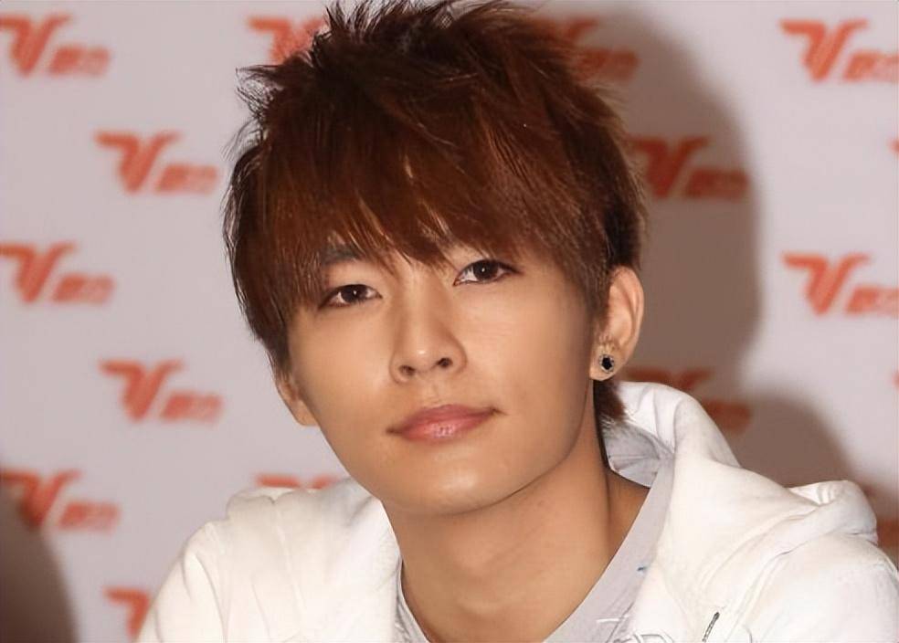 炎亞綸最新動態(tài)，引領(lǐng)科技潮流，生活因他煥新彩