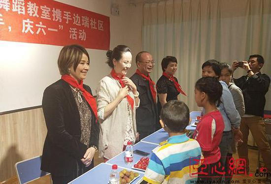 拜爾娜最新動(dòng)態(tài)揭秘，小巷中的隱藏寶藏！