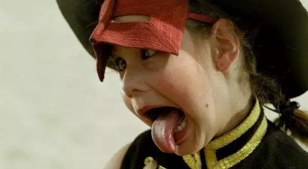 佩佩的表演藝術(shù)之路，從初學(xué)到精通的蛻變之旅