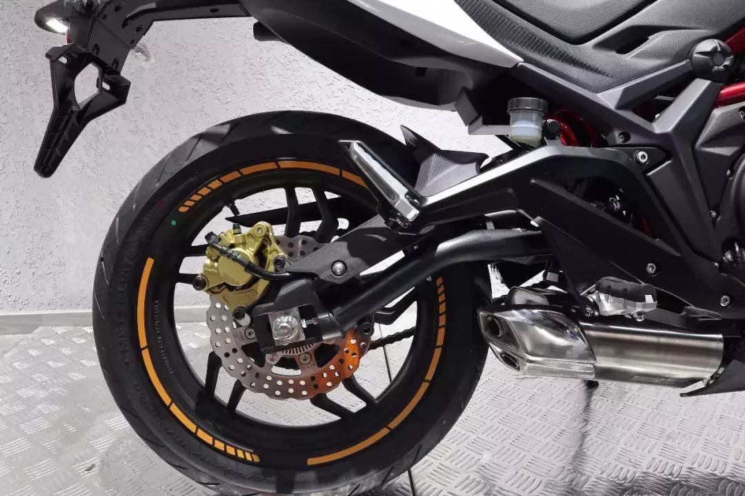 光陽(yáng)Krider400上市，歡樂騎行，緊密愛的紐帶