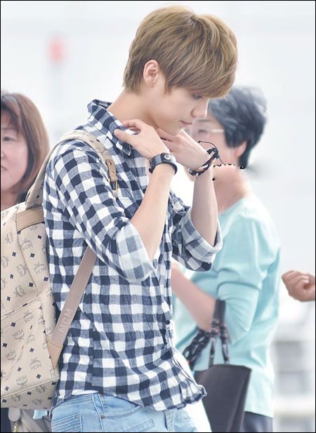 鹿晗最新周邊，日常小確幸與友情溫暖相伴的時光