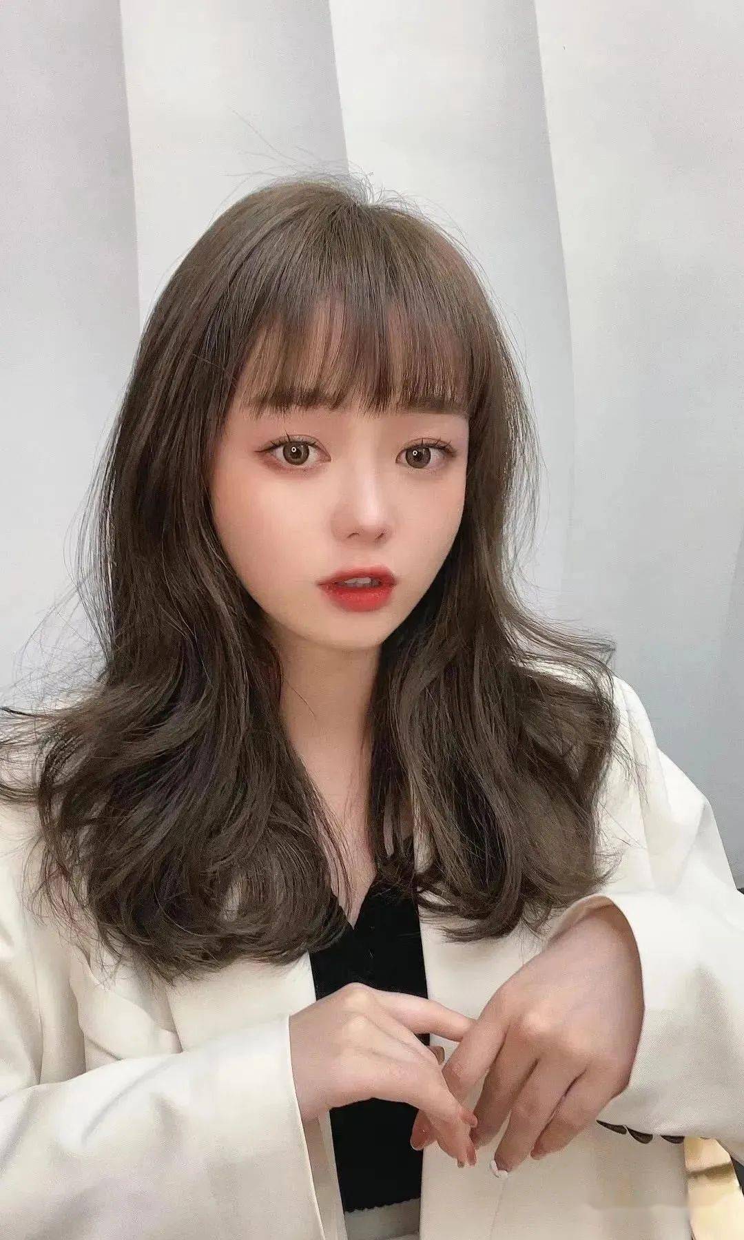 最新流行發(fā)型造型詳解，步驟指南與造型展示