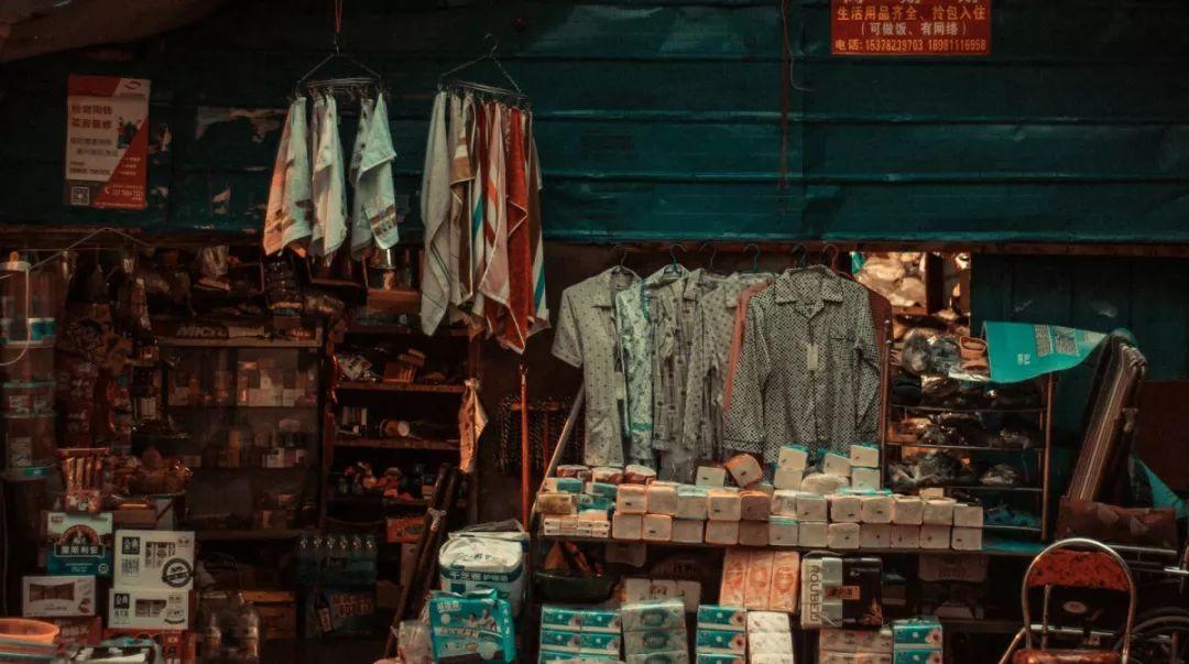 深圳地?cái)傄故凶钚?，巷弄深處的?dú)特風(fēng)味美食盛宴