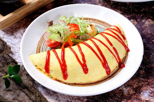 最新蛋包飯，烹飪新潮還是傳統(tǒng)美食改良的魅力展現(xiàn)？