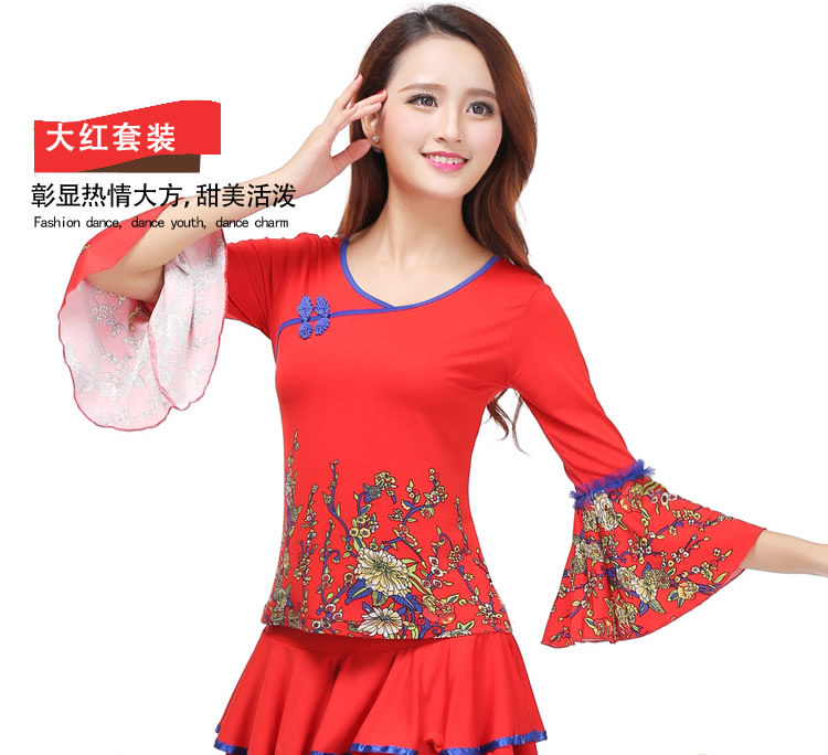 現(xiàn)代舞女裝新款，小巷中的隱秘時尚探索