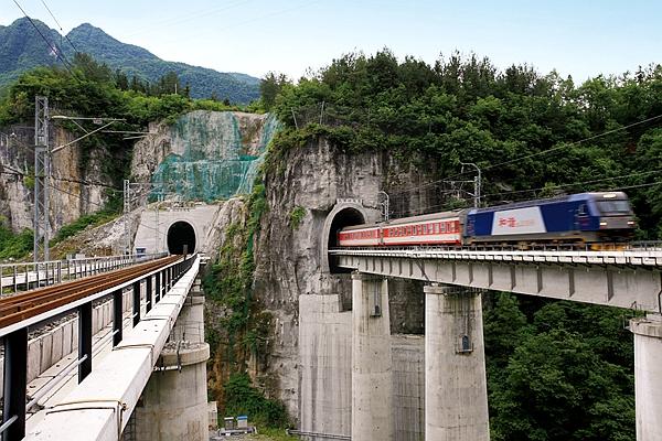 中鐵一局新班子名單，與自然相約，探尋內(nèi)心寧靜之地