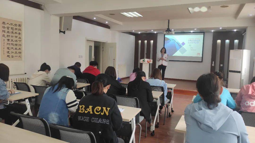 混崗集體工最新動(dòng)態(tài)，變化中的學(xué)習(xí)之旅，自信與成就感的源泉