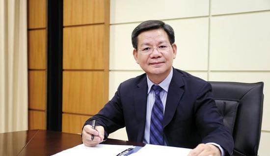 何學(xué)文探尋自然寶藏與內(nèi)心寧?kù)o的新旅程，最新動(dòng)態(tài)揭秘爭(zhēng)官傳聞