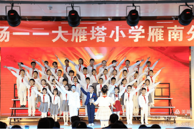 小學(xué)生愛(ài)國(guó)歌曲精選，唱響童年的愛(ài)國(guó)情旋律